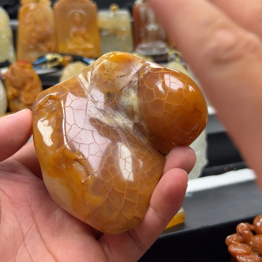 未镶嵌石英质玉（黄龙玉）多样性发货，发其一