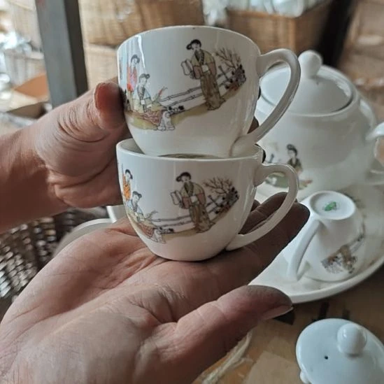 库存微瑕三娘教子杯两个