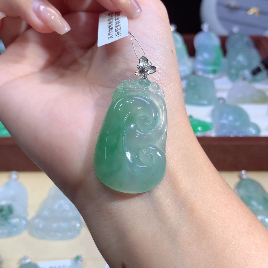 吊坠(不含链)18K金镶嵌翡翠