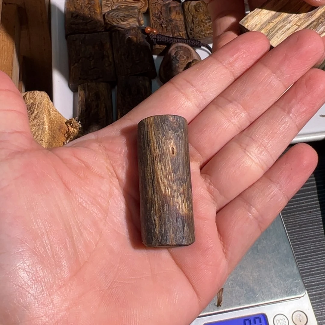 沉香沉香碎屑绿棋楠素牌块料4.6克