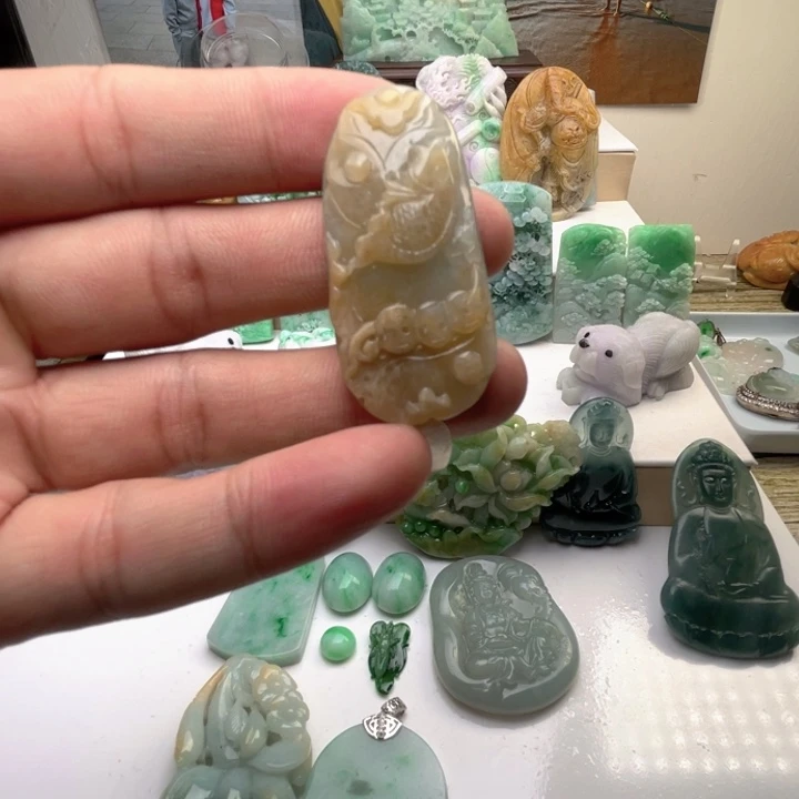 翡翠未镶嵌颈饰翡翠