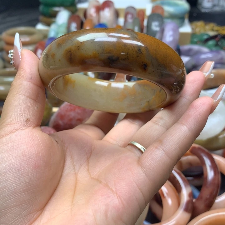 未镶嵌手镯石英质玉沐*