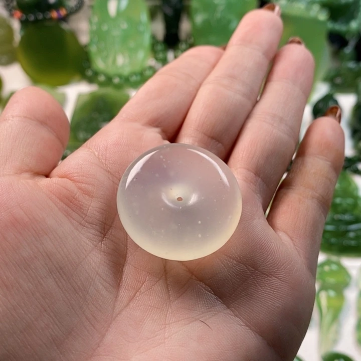 未镶嵌蛇纹石玉颈饰