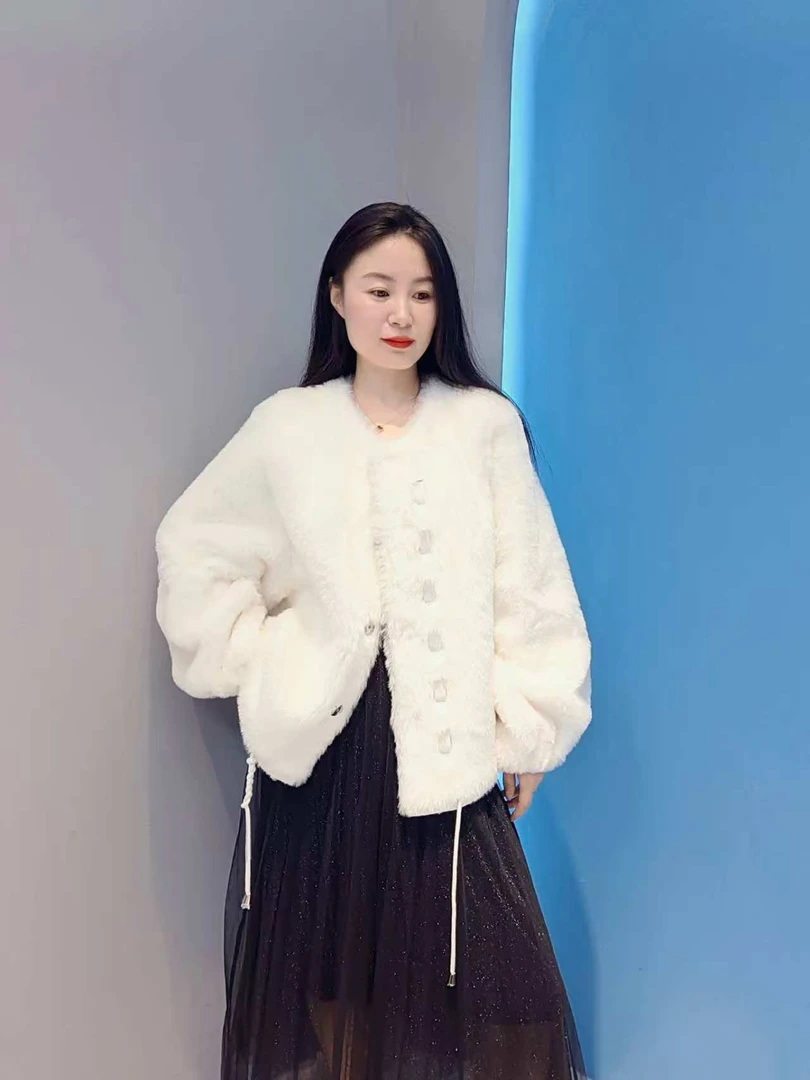 【XRSHIJIA】新款国风冬装女士短外套轻奢皮毛一体  2503