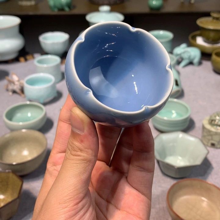 龙泉青瓷手工花口杯