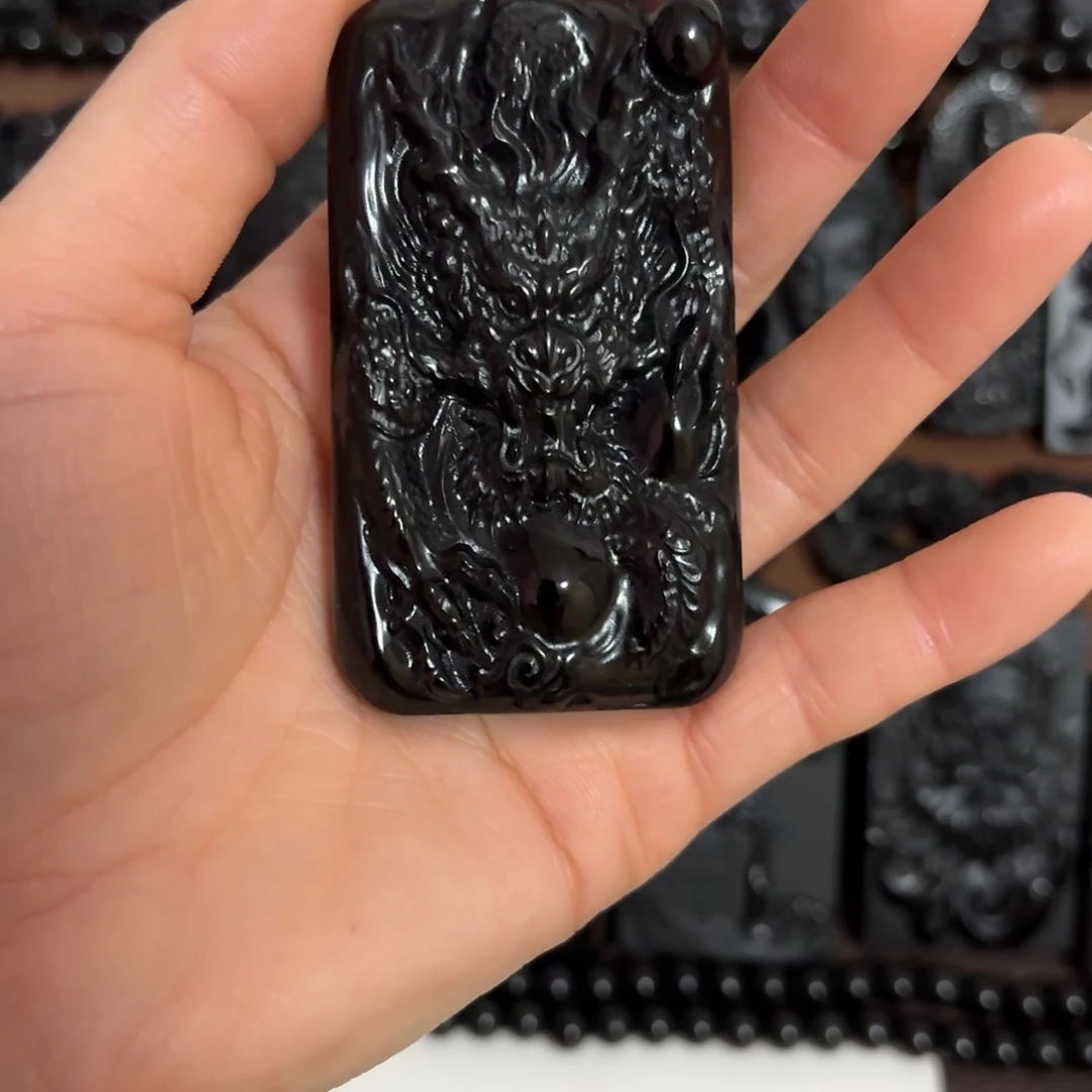 金***郎蛇纹石玉未镶嵌颈饰