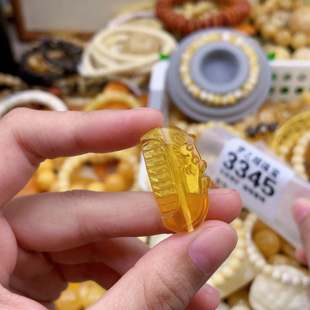 琥珀未镶嵌珠宝奇石