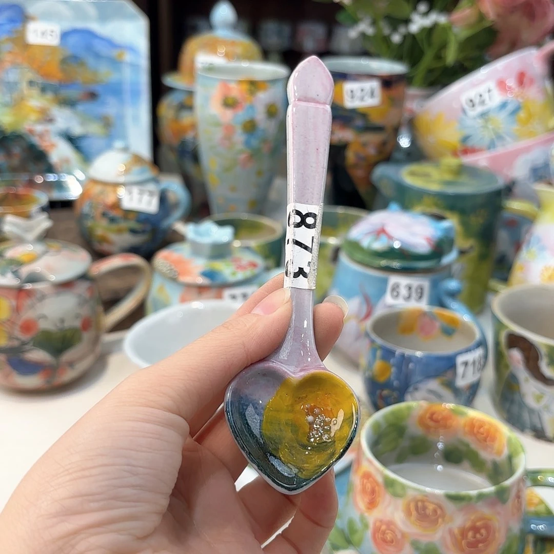 瓷片兔兔好可爱呀打