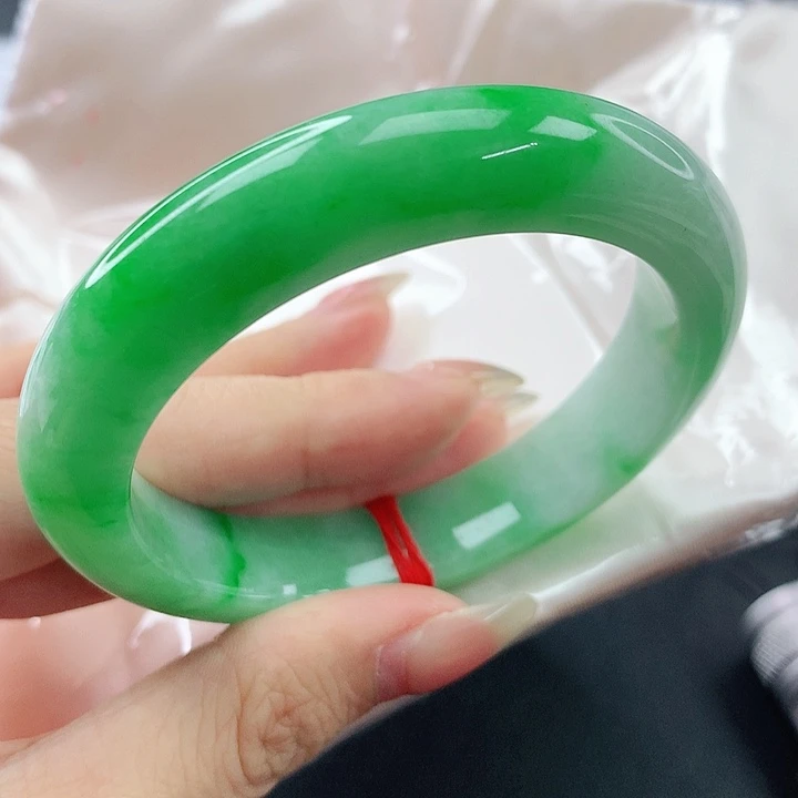 未镶嵌手镯翡翠，383