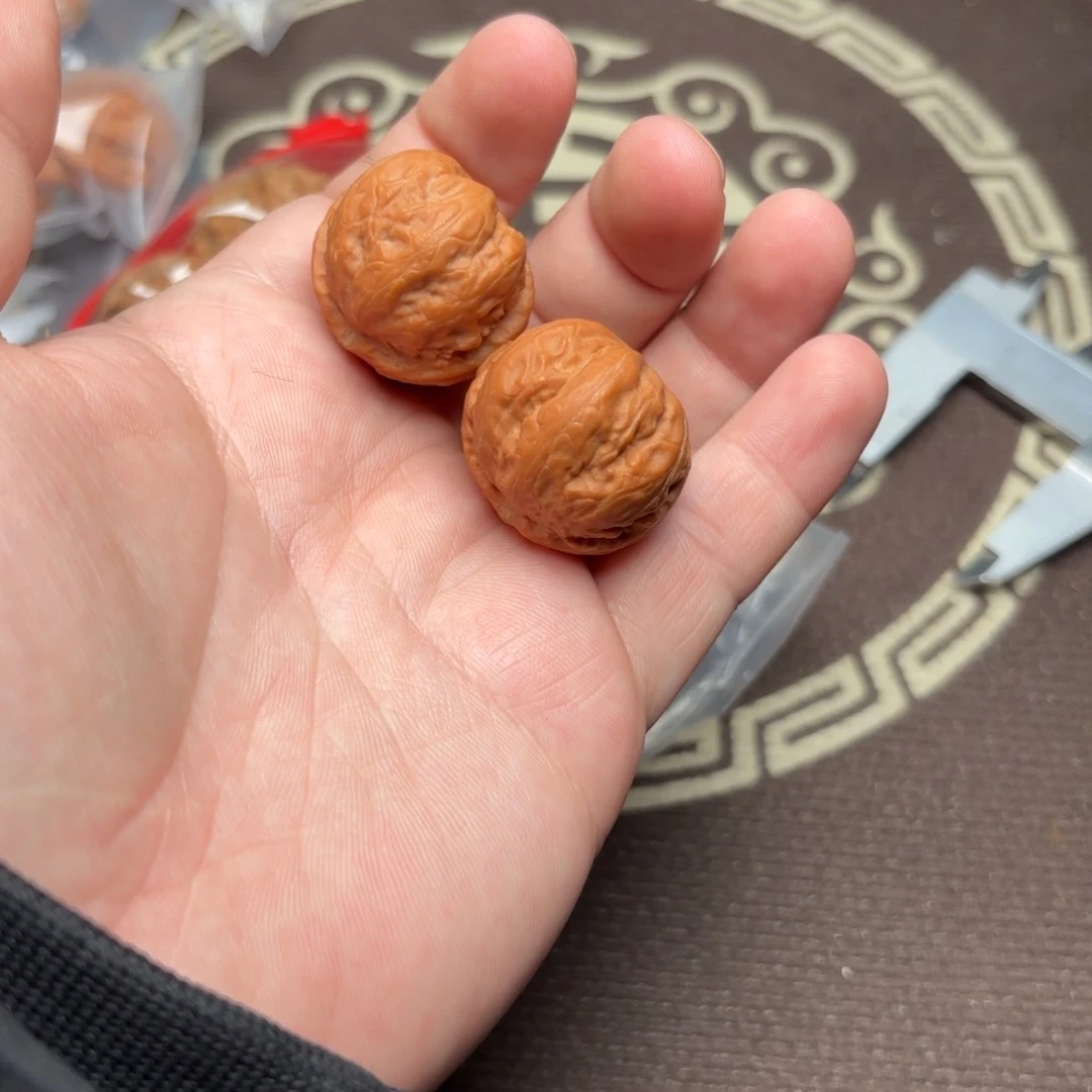 文玩核桃把件6700000000