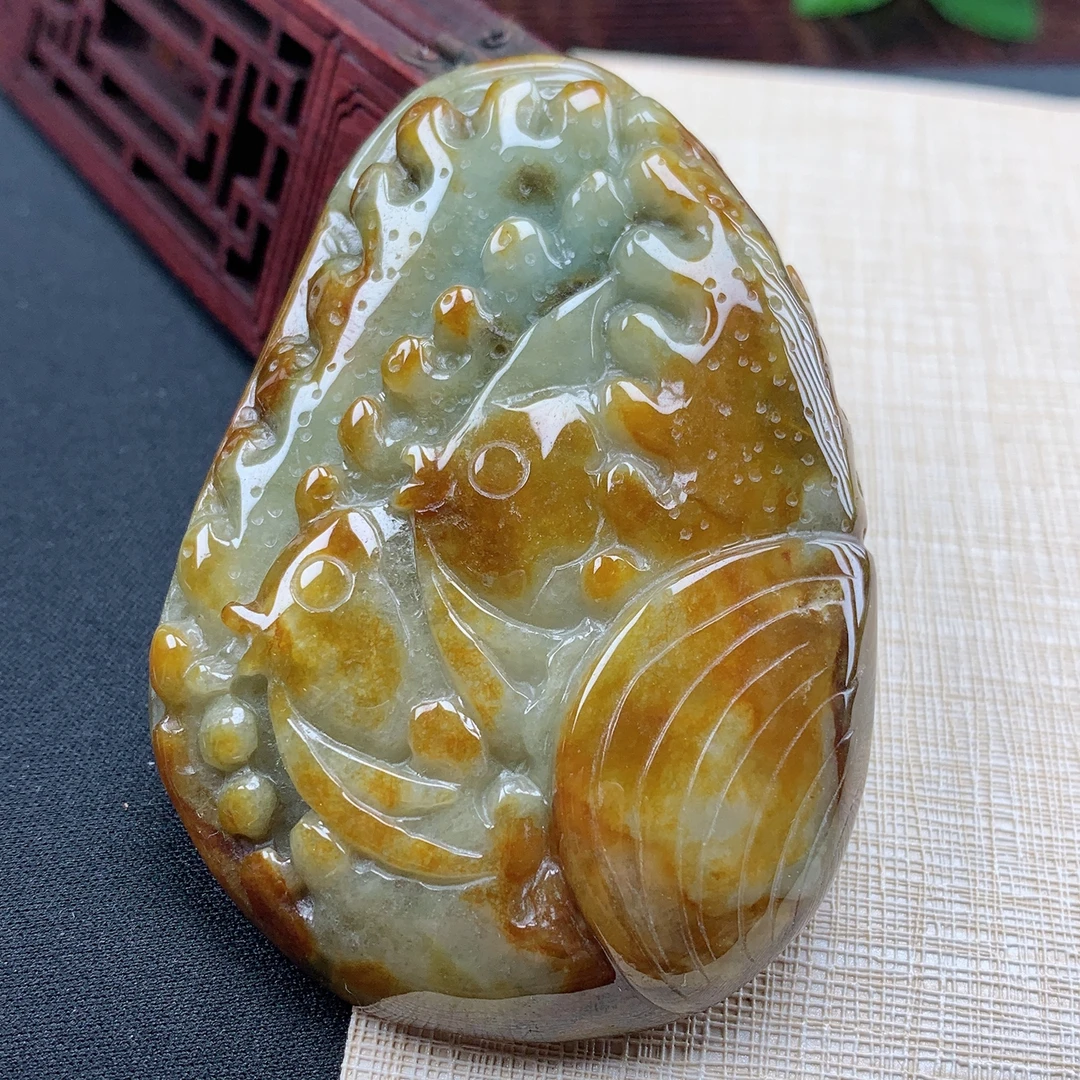 优惠缅甸天然A货翡翠老坑料精雕黄色热带鱼特色挂件吊坠