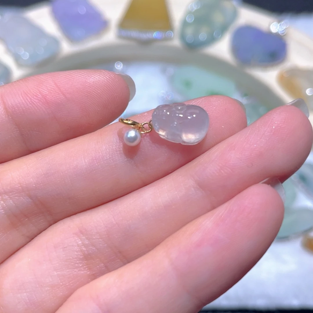 翡翠18K金镶嵌颈饰翡翠