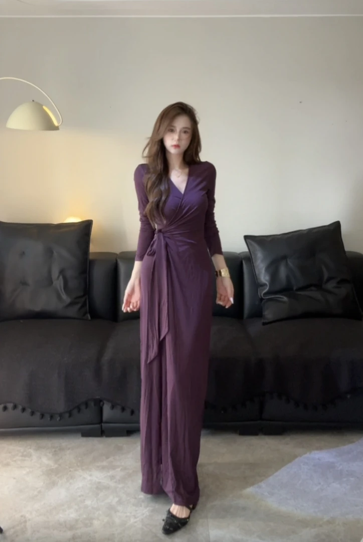 长袖V领腰部绑带款显瘦遮肚子气质百搭韩系连衣长裙