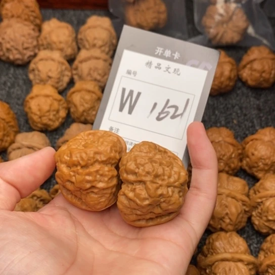 吊坠桃核我是第一百38
