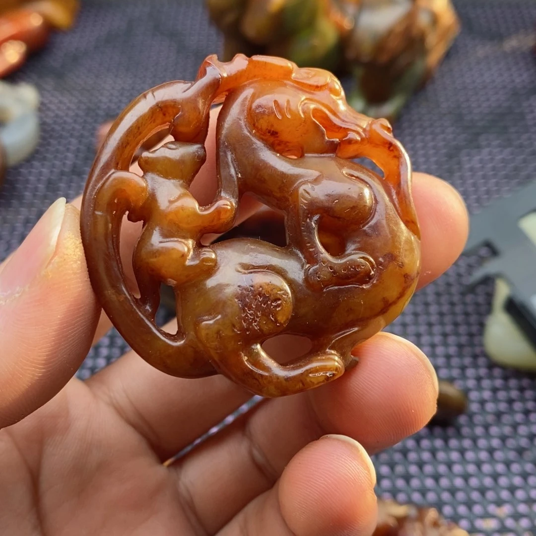 蛇纹石玉颈饰未镶嵌