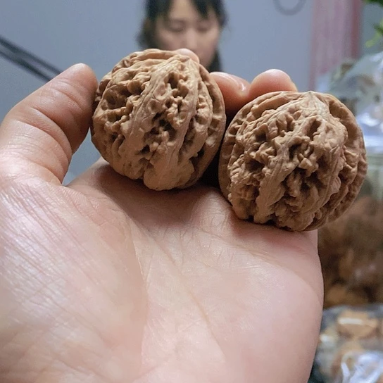 【闪购商品】把件文玩核桃41红皮粗筋
