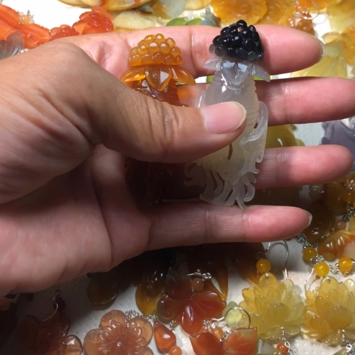 乙***¹未镶嵌蛇纹石玉耳坠