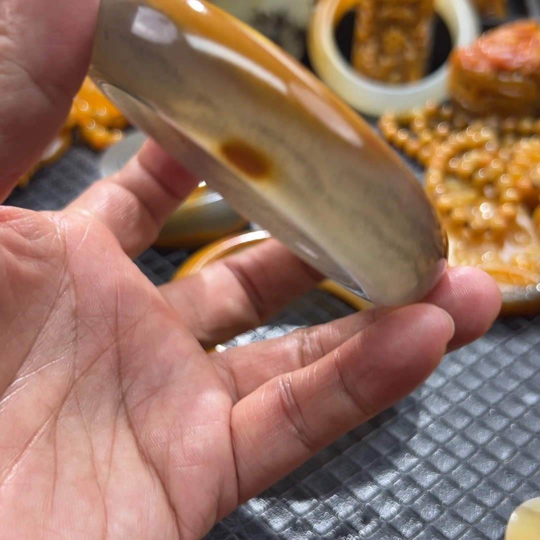 水***座颈饰未镶嵌石英质玉