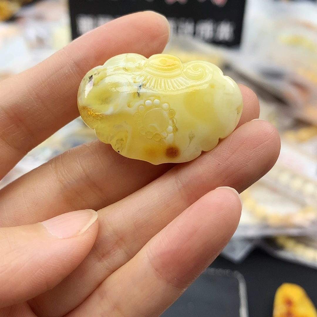 琥珀未镶嵌珠宝奇石
