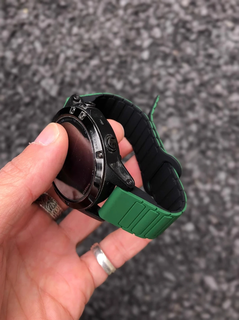 卡客风暴 适用佳明Fenix8表带7pro飞耐时运动磁吸5x软硅胶泰铁时6