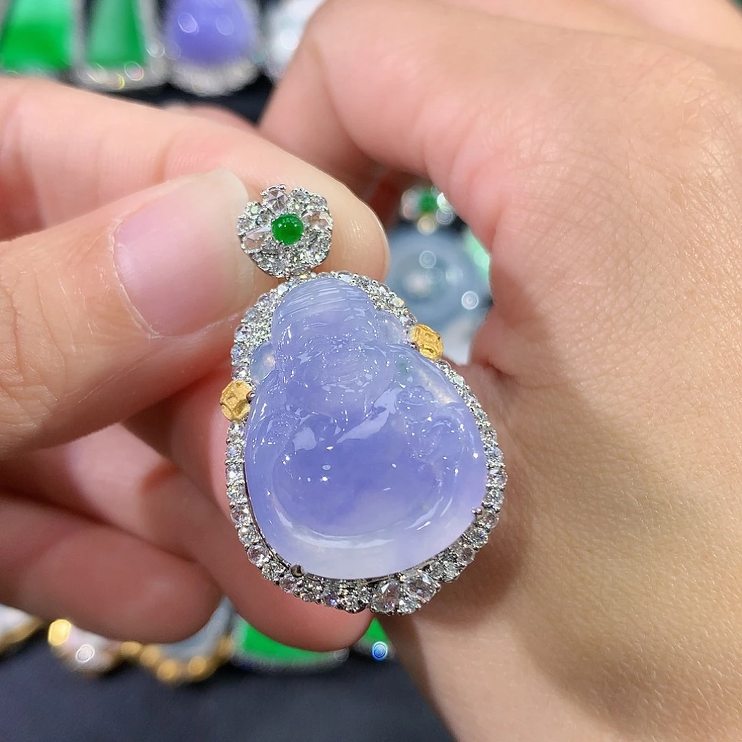 翡翠18K金镶嵌颈饰