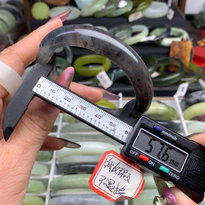 蛇纹石玉手镯未镶嵌651