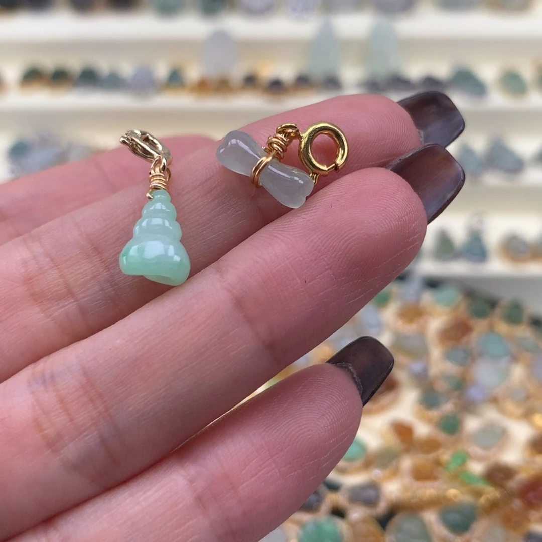 圆***嘟翡翠未镶嵌颈饰提溜2个