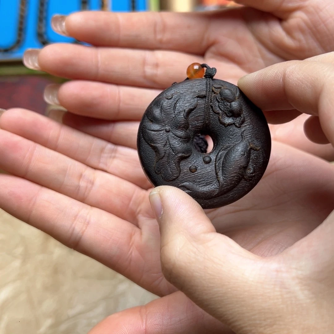 大叶紫檀（黑酸枝木类）