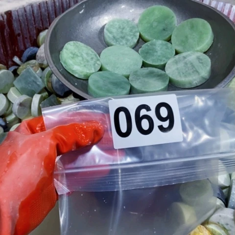 【闪购商品】蛇纹石玉珠宝半成品未镶嵌