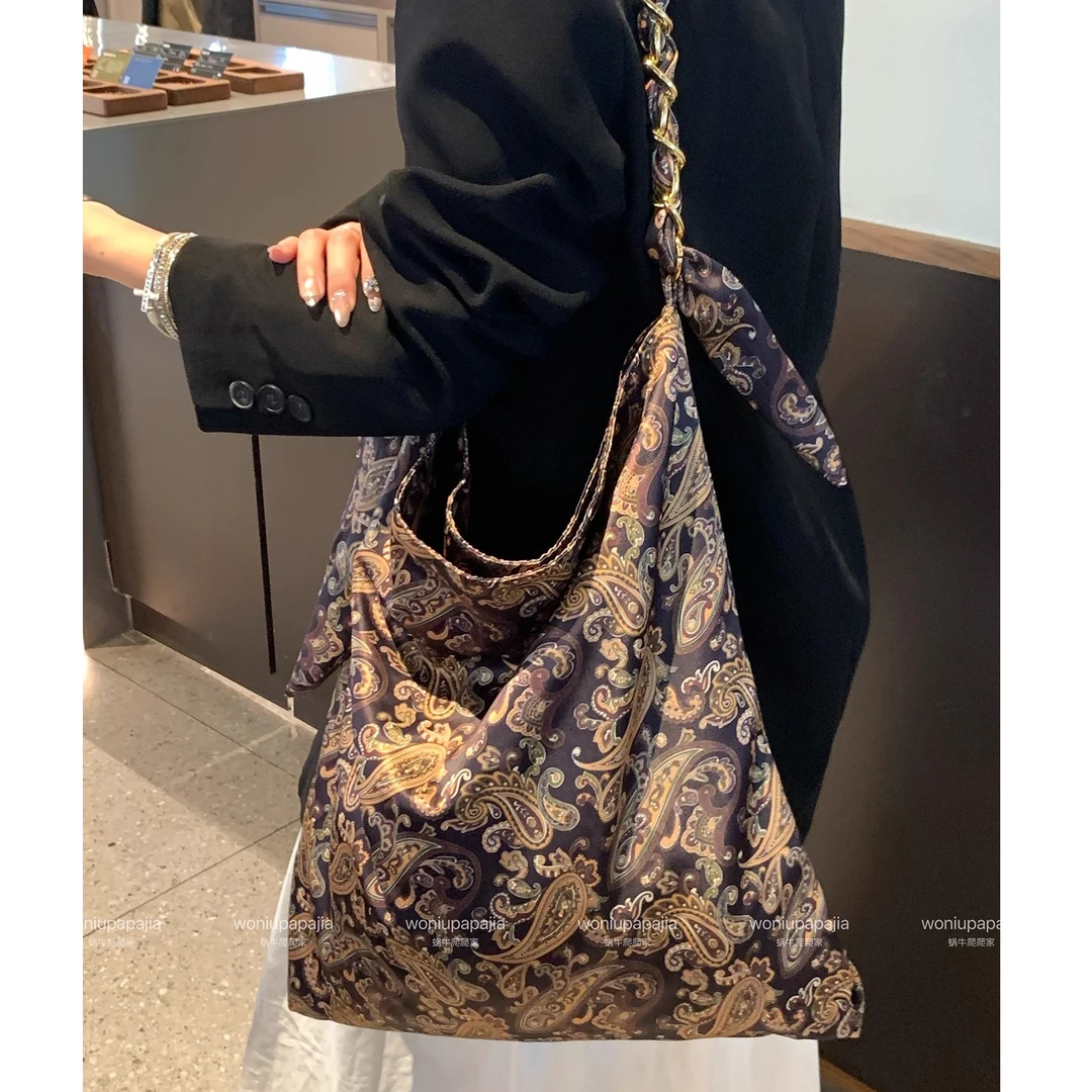 夏季高品质复古缎面腰果花纹单肩包女2025新款大容量时尚托特包包