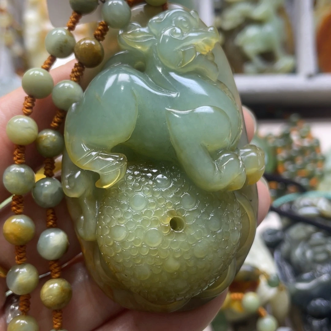 岫玉颈饰未镶嵌骅*吊坠