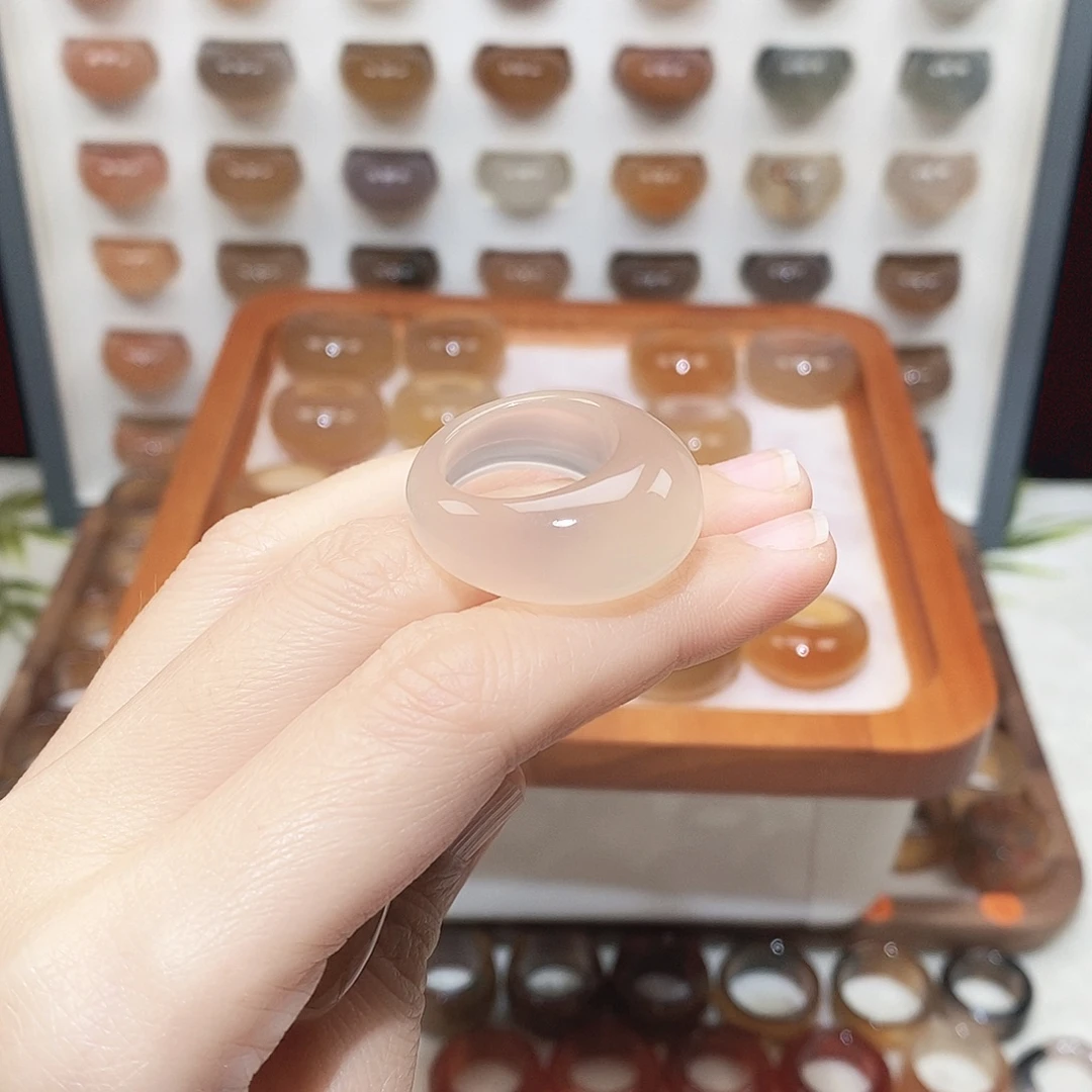 用***1玛瑙/玉髓未镶嵌戒指港15分5