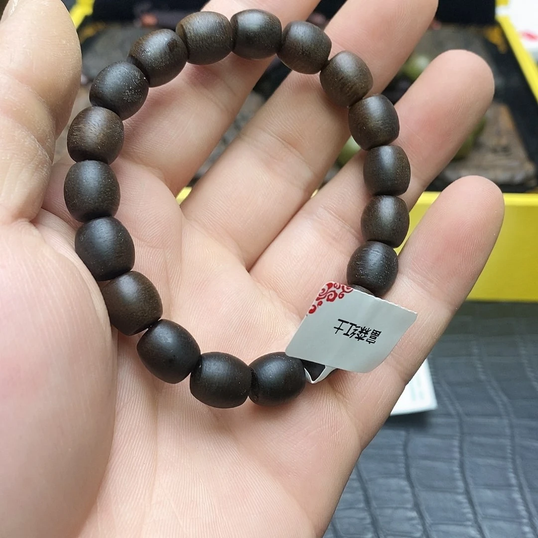 沉香碎屑沉香红土