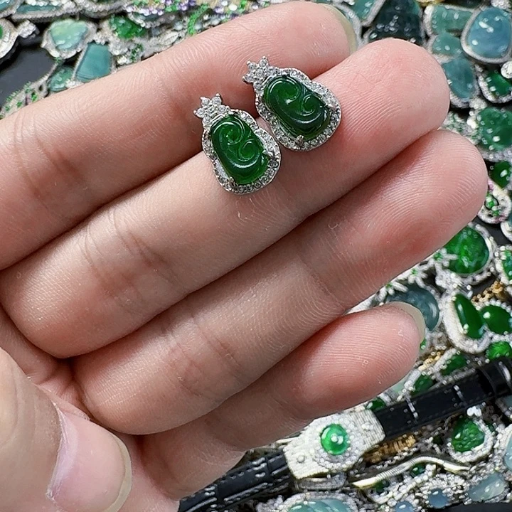 翡翠颈饰未镶嵌天然A货翡翠放漏