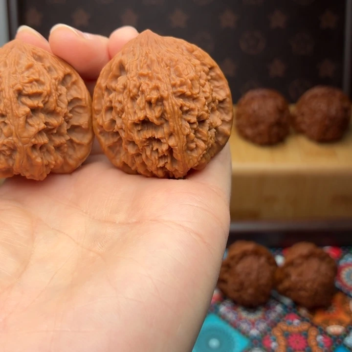 文玩核桃吊坠文玩核桃，马蹄核桃