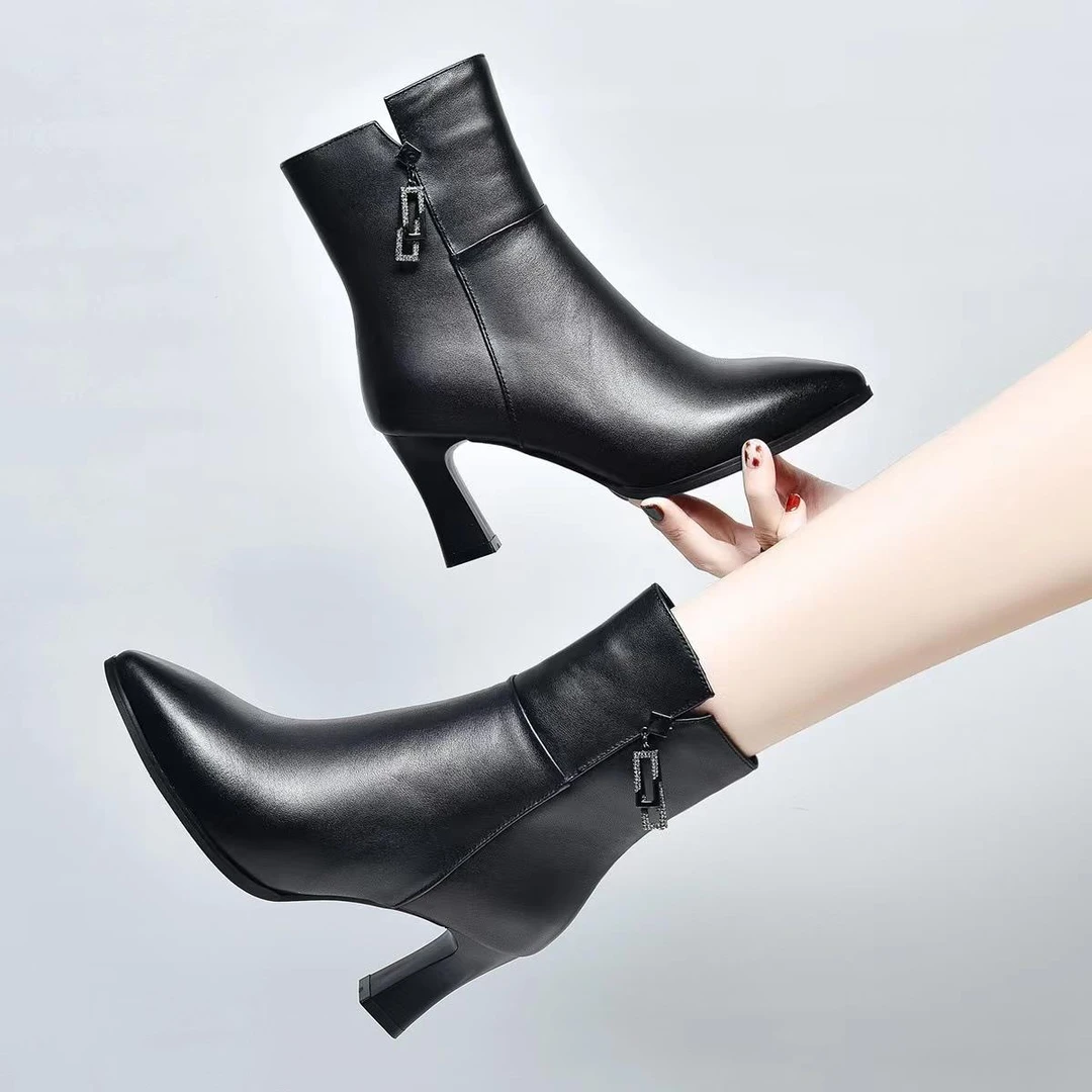真皮中筒靴女2025新款秋冬季粗跟软皮短靴加绒女鞋尖头高跟马丁靴