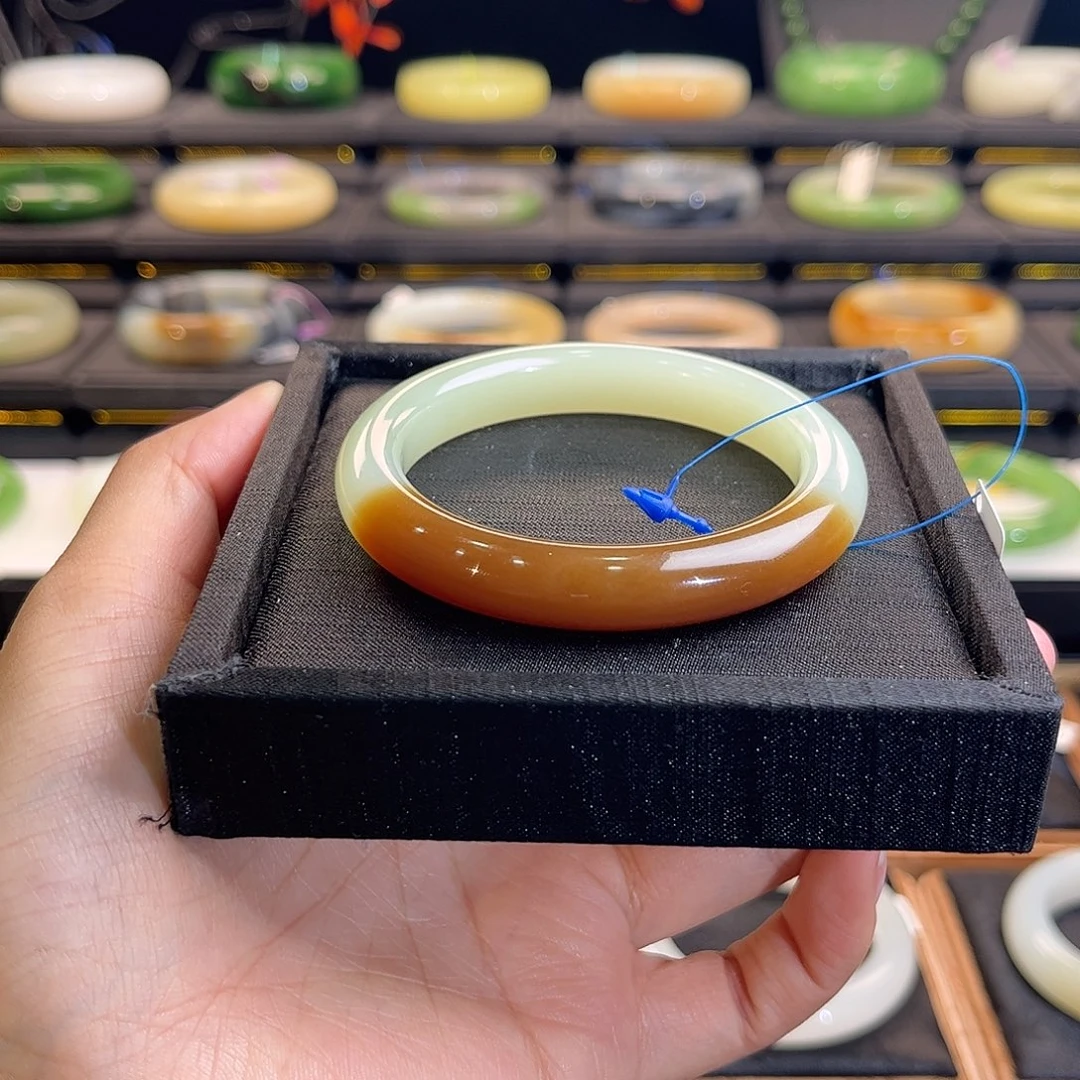 和田玉未镶嵌手镯暖黄飘糖54+