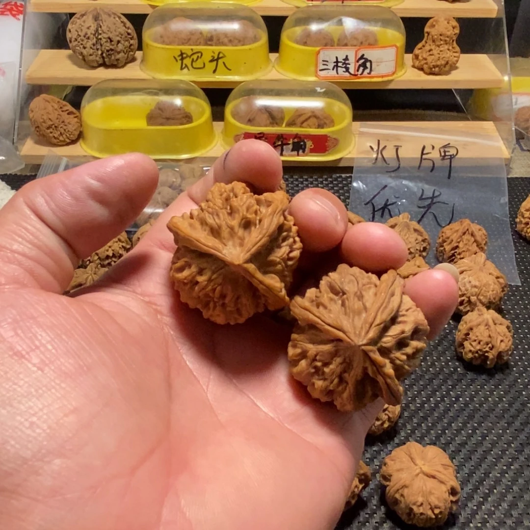 m***0吊坠文玩核桃核桃异形