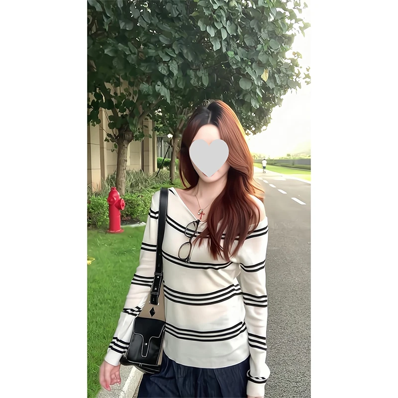 韩系少女感穿搭撞色条纹斜肩长袖针织衫早秋新款气质绝美打底上衣