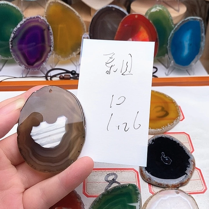 泰***刘玛瑙/玉髓合金颈饰