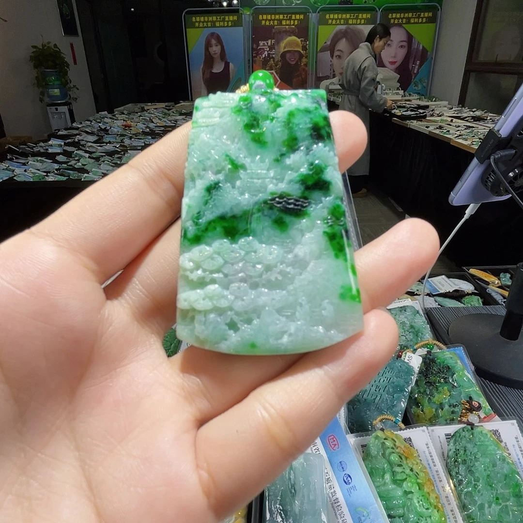 颈饰未镶嵌翡翠一