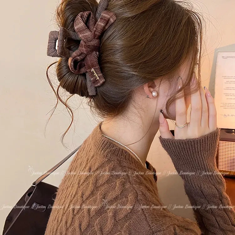 Q美拉德格纹蝴蝶结抓夹秋冬高级感大号鲨鱼夹2025新款后脑勺头饰