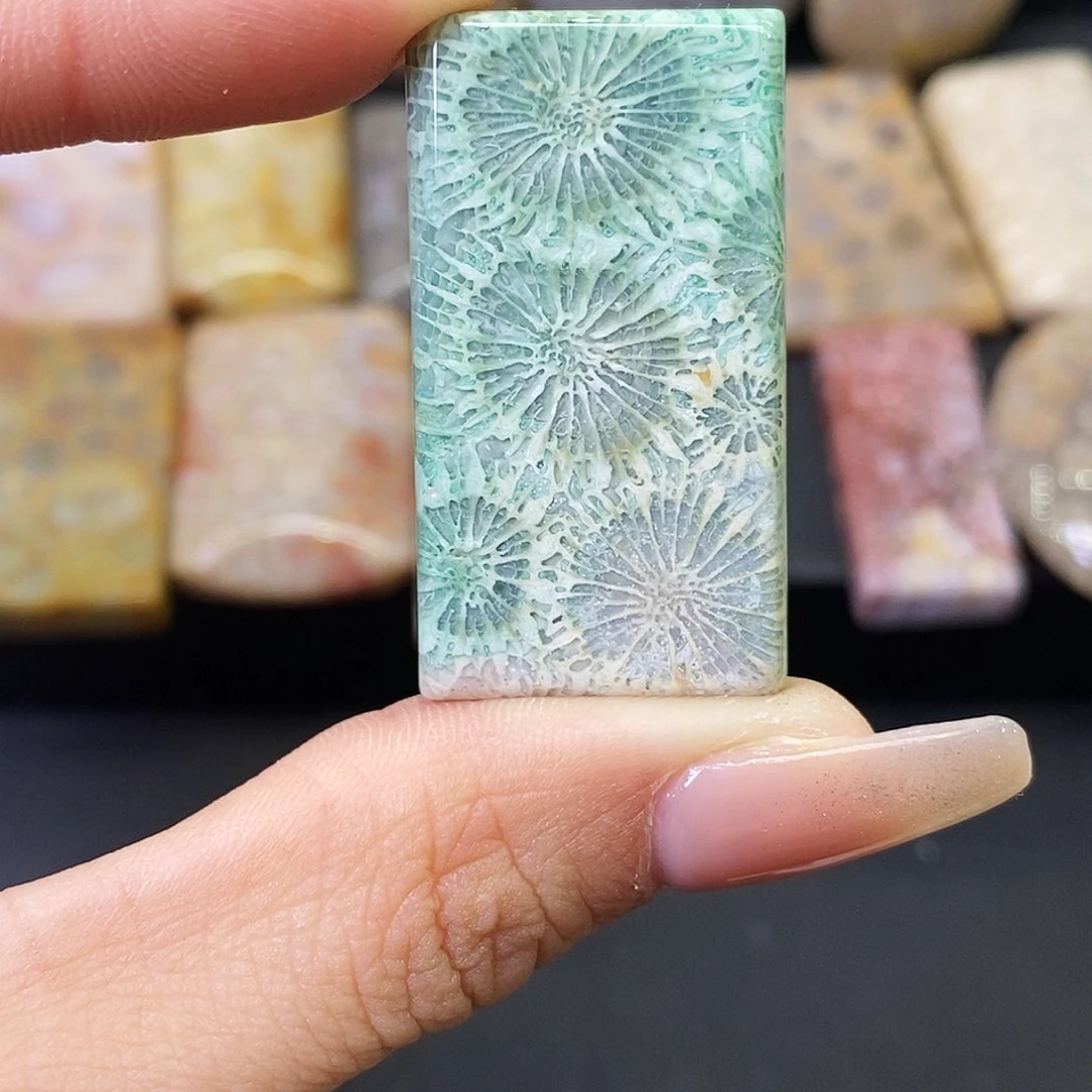 硅化玉颈饰合金一****?