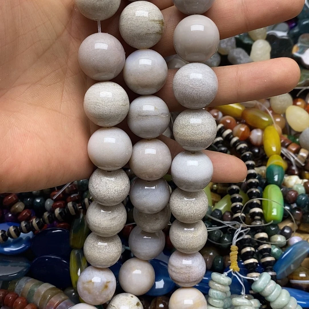 玛瑙/玉髓未镶嵌珠宝半成品卡二十圆珠一条装