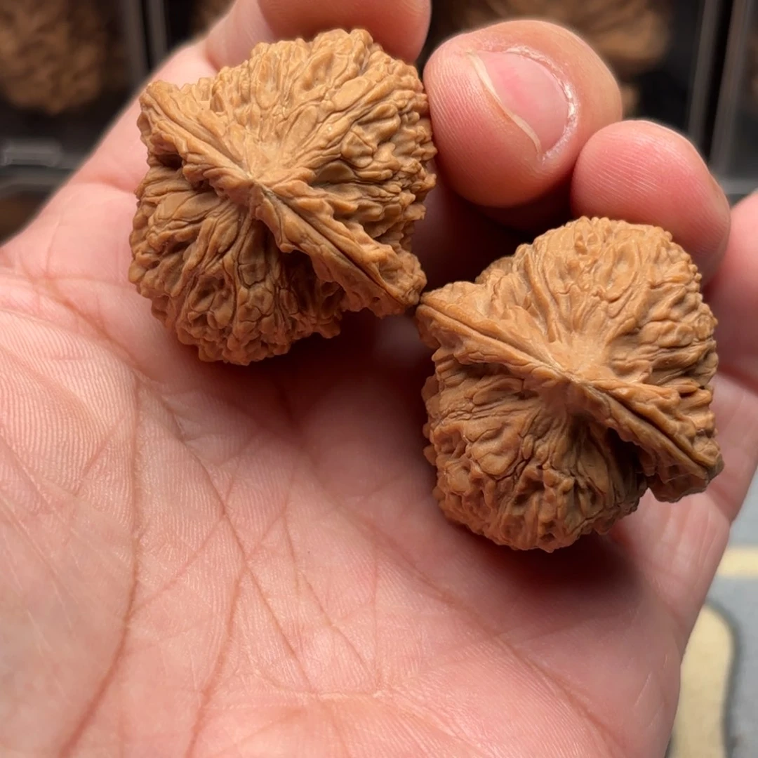 文玩核桃把件南疆石