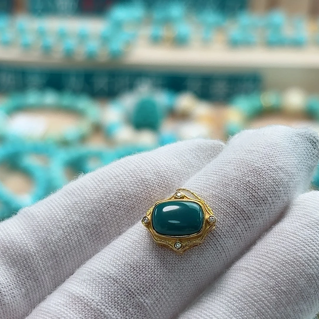 绿松石18K金镶嵌珠宝奇石