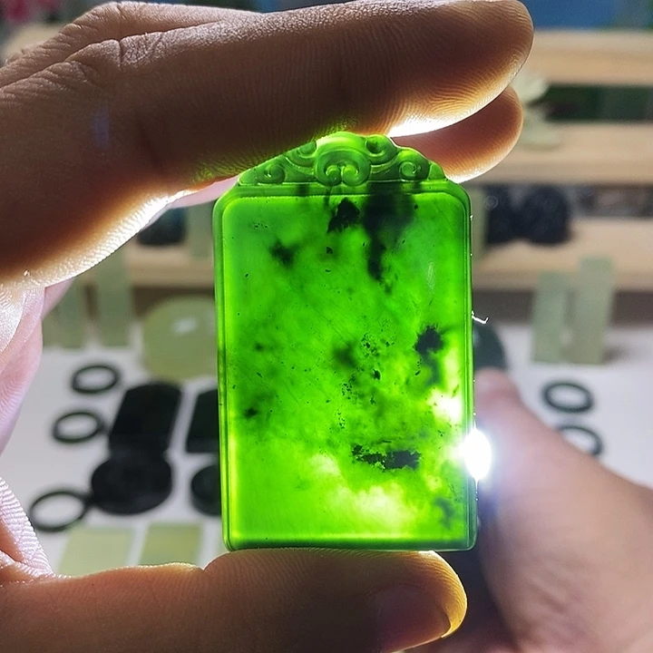 岫玉未镶嵌挂件岫玉