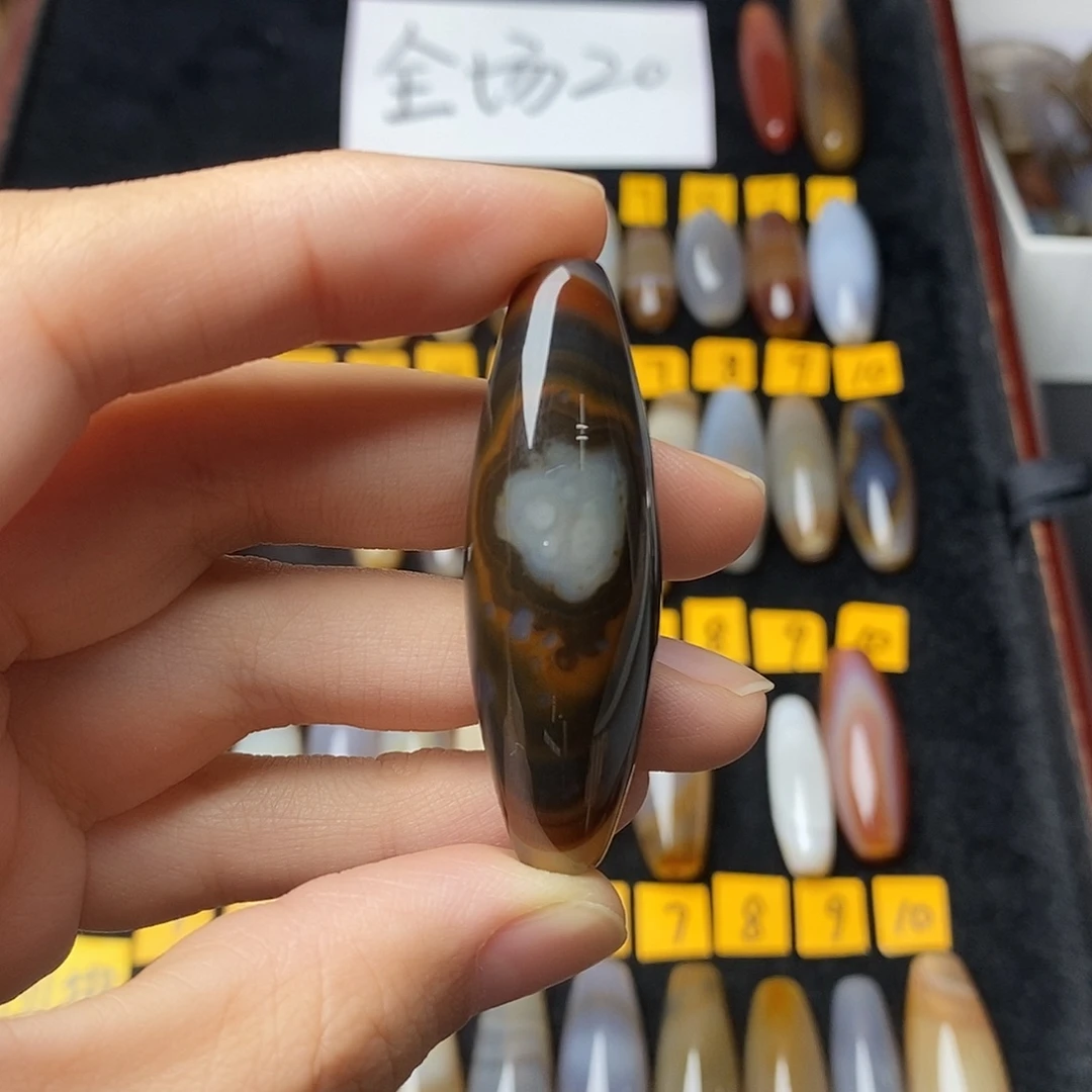 灰***儿玛瑙/玉髓未镶嵌颈饰