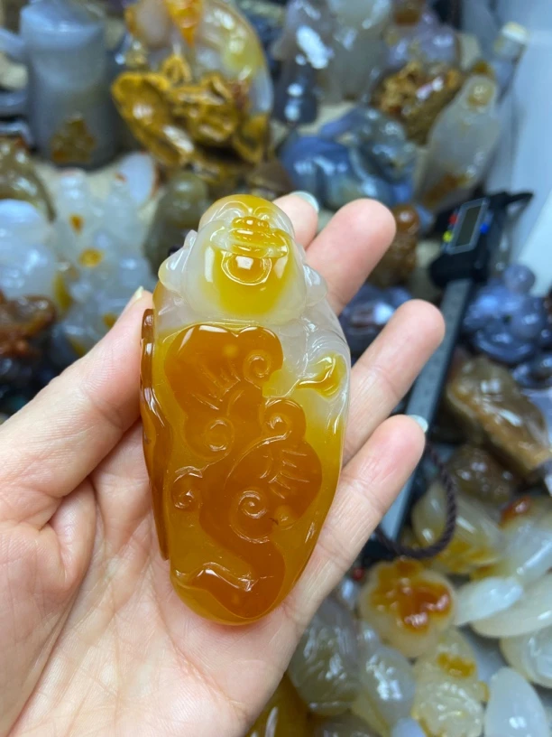 精品玛瑙玉髓把件