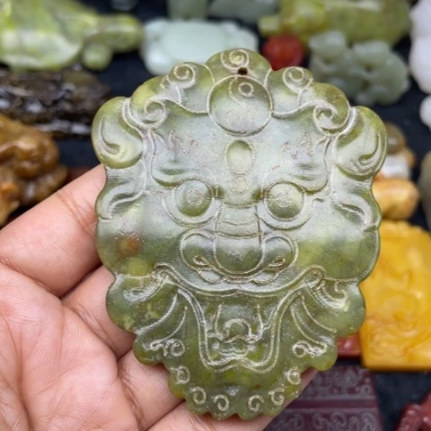 蛇纹石玉未镶嵌颈饰54